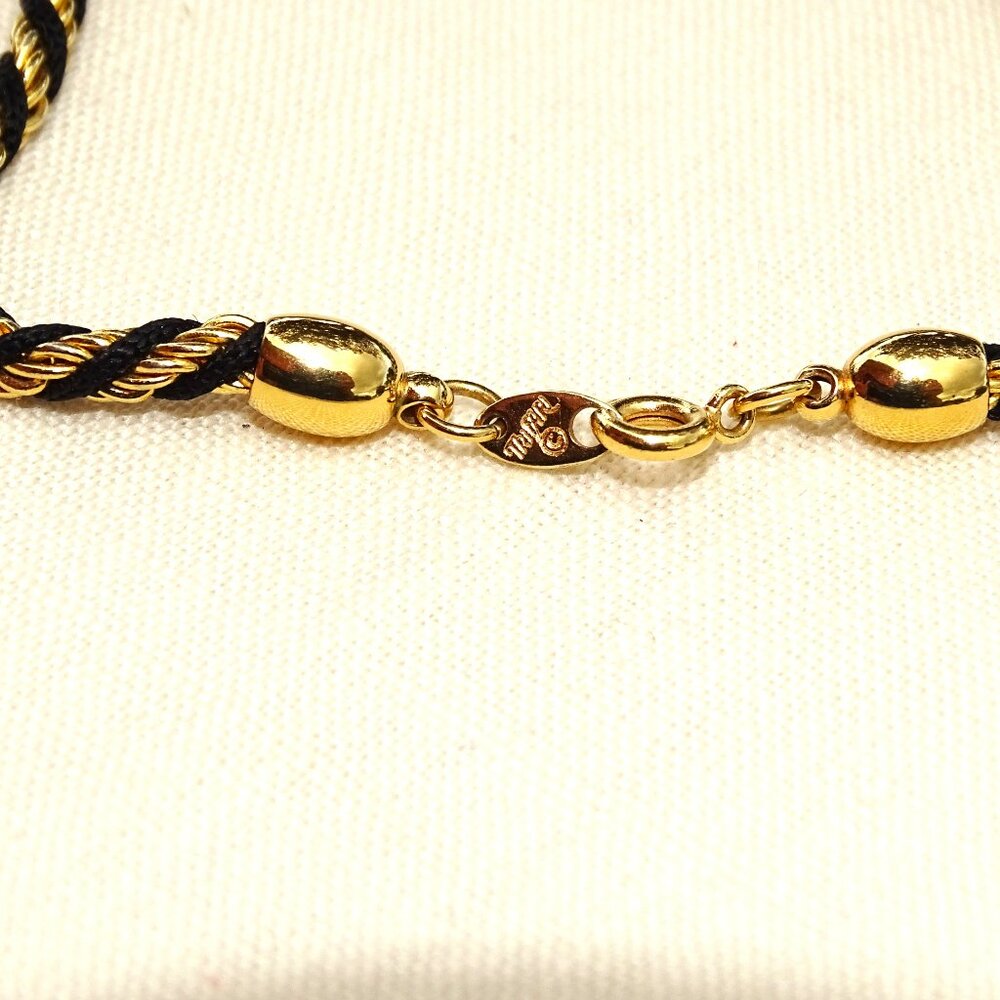 Vintage Trifari Black Cord and Gold Tone Rope Chain Necklace 24" - Picture 5 of 9
